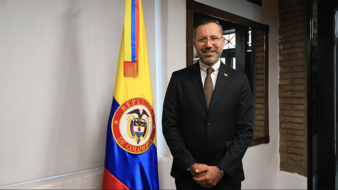 Ministro de Vivienda, criticado por vacacionar