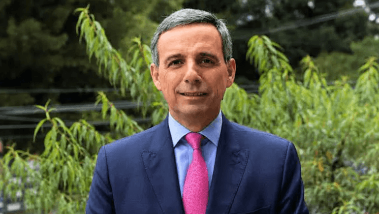 Miguel Gómez, ministro de Hacienda, durante la radicación del Presupuesto 2027