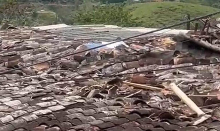 Sismo deja dos techos colapsados en Argelia