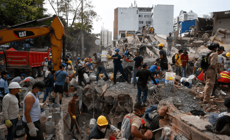 La cifra de muertos por el terremoto en Colombia llegó a 285. Pereira avanza en la remoción de escombros cuatro días después del sismo.