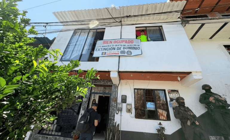 Fachada de inmueble intervenido por la Fiscalia con medidas cautelares en Rionegro