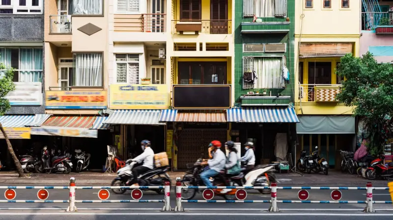 Toulouse, Ciudad Ho Chi Minh, Varsovia, Medellín, Abu Dabi