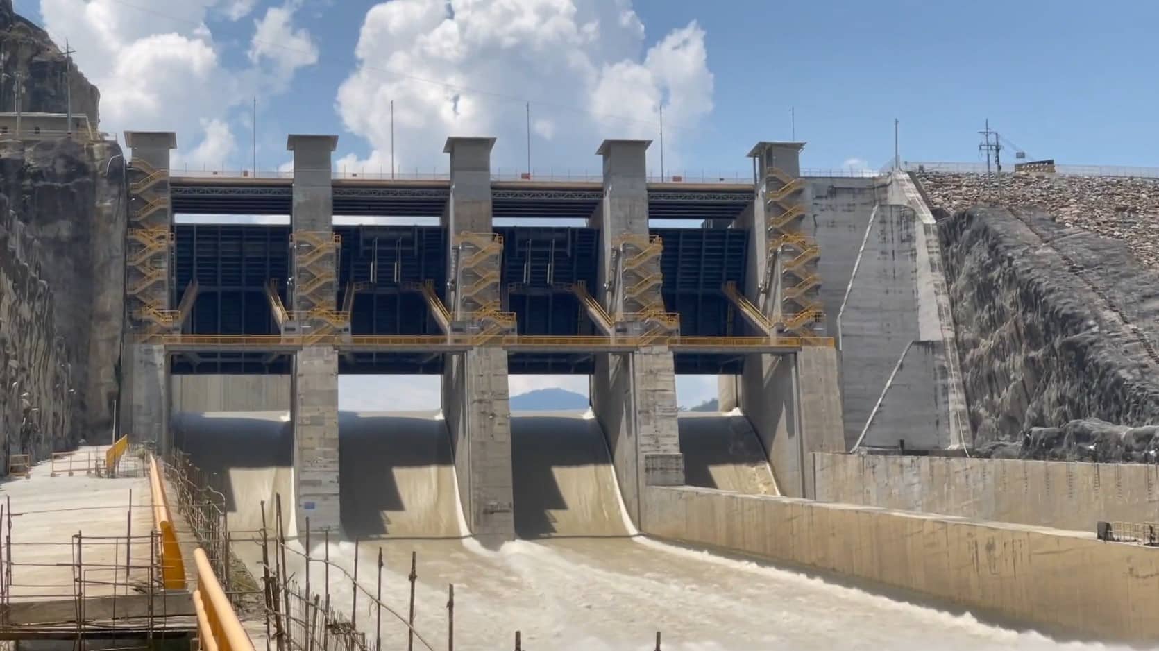 Hidroituango reactiva tercera turbina por aumento del río Cauca
